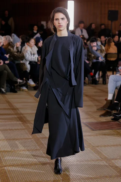 Look 15